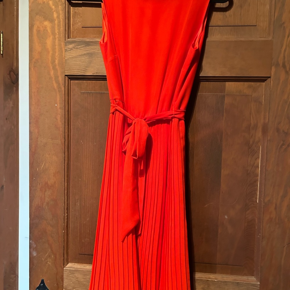 Elegant Orange Sleeveless Dress